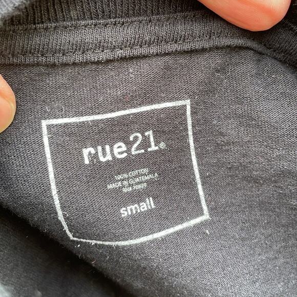 Rue21 Black and Yellow Graphic Tee - Picture 8 of 8